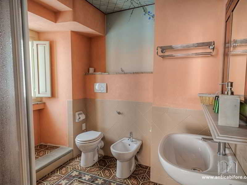 Bed & Breakfast L'antica Bifore 2*